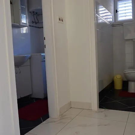 Apartment With A Parking Space - 22434 Crikvenica